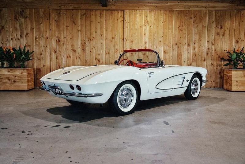 Używany Chevrolet Corvette C1 1961 Biały Kabriolet