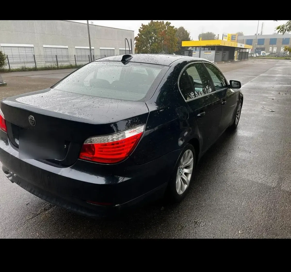 Second-hand BMW 523 190 CP (139 kW) 2008 Albastru Berlinǎ
