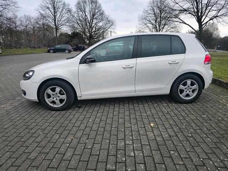 Gebraucht VW Golf VI 80 PS (58 kW) 2009 Weiß Kleinwagen