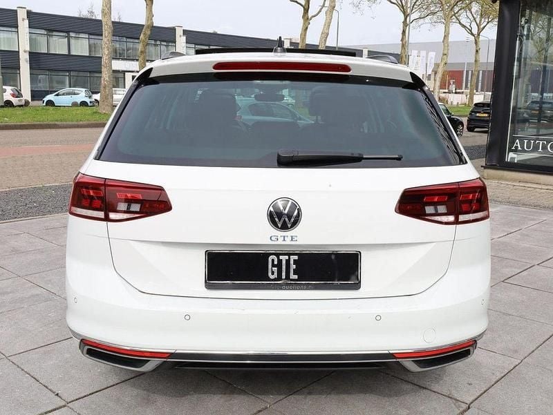 Używany VW Passat GTE 218 KM (160 kW) 2021 Biały Kombi