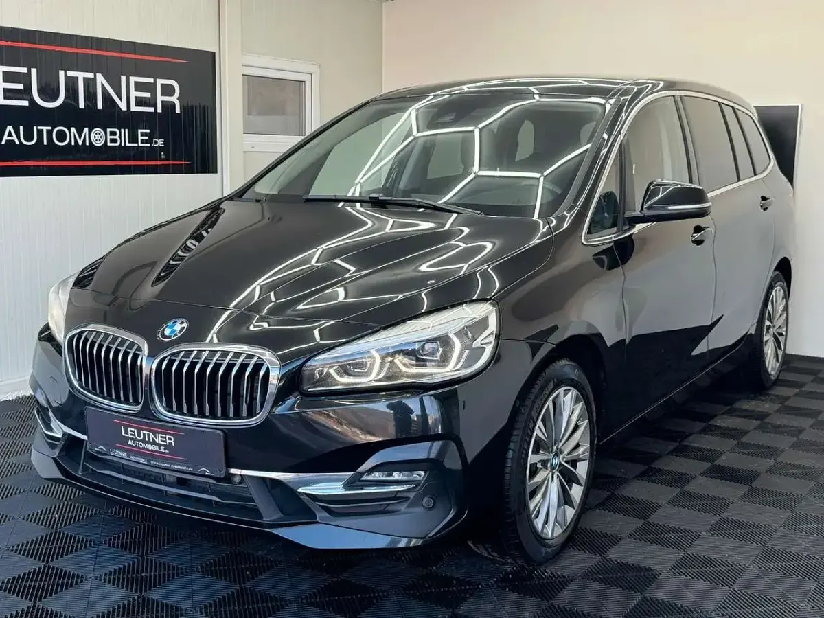 Gebraucht BMW 220 Luxury Line 190 PS (139 kW) 2022 Saphirschwarz Van / Kleinbus