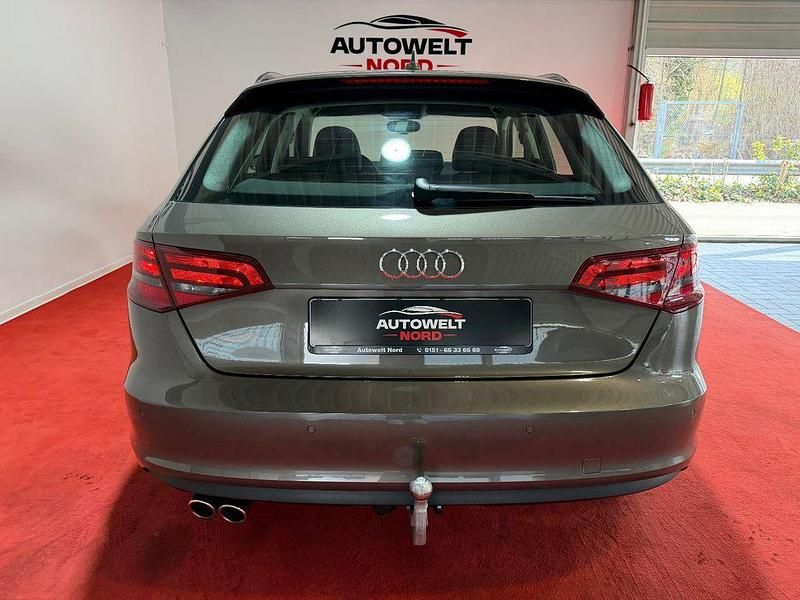 Gebraucht Audi A3 Ambiente 184 PS (135 kW) 2015 Grau Limousine