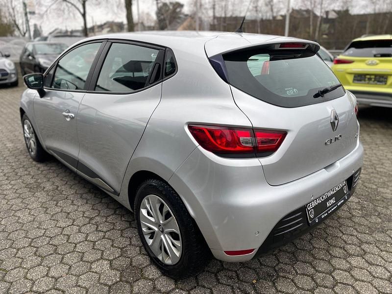 Gebraucht Renault Clio IV Experience 90 PS (66 kW) 2017 Silber Kleinwagen