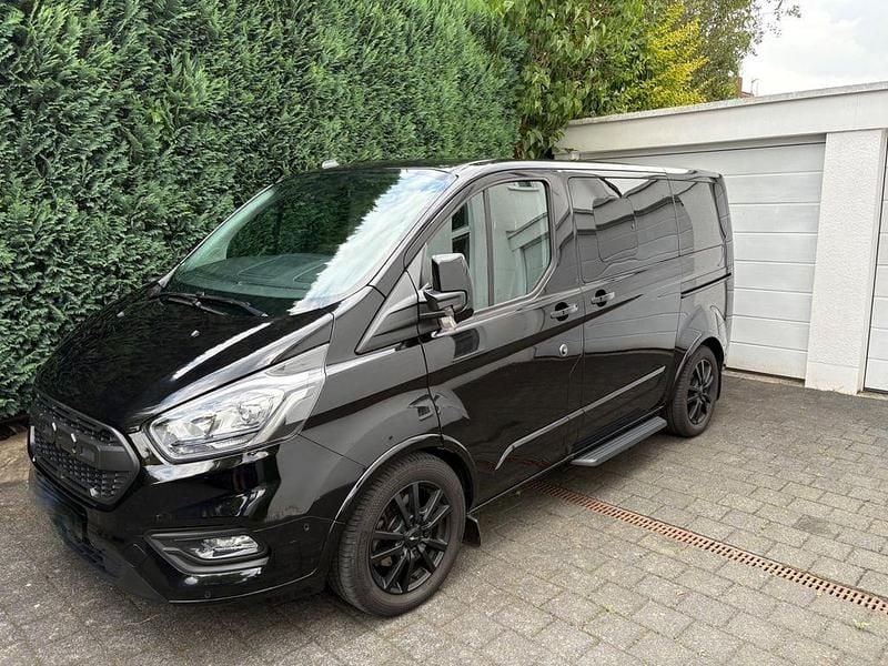 Schwarz Gebraucht 2023 Ford Tourneo Custom Van / Kleinbus | 42.900 € - Bild 1/4