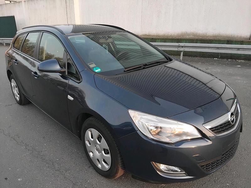 Gebraucht Opel Astra 140 PS (102 kW) 2012 Blau Kombi