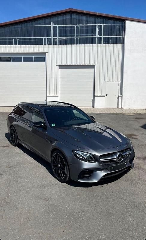 Grau Gebraucht 2018 Mercedes E63S AMG AMG Kombi | 53.999 € (Guter Preis) - Bild 1/4