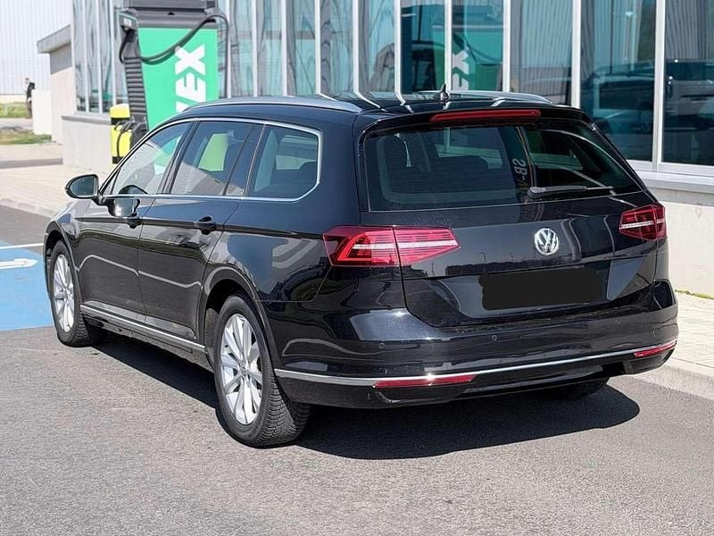 Gebraucht VW Passat Highline 150 PS (110 kW) 2019 Schwarz Kombi
