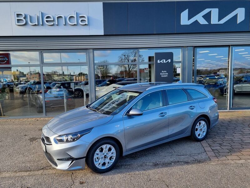 Lunarsilber metalli Gebraucht 2025 Kia Ceed Sportswagon Comfort Kombi | 26.990 € (Guter Preis) - Bild 1/4