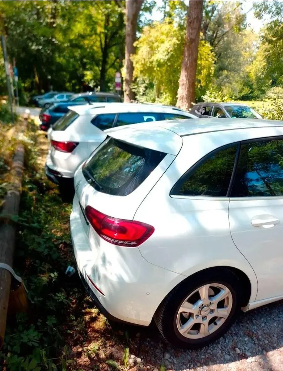 Gebraucht Mercedes B180 116 PS (85 kW) 2019 Weiß Kleinwagen