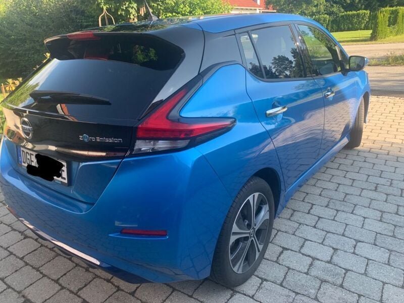 Gebraucht Nissan Leaf N-Connecta 110 kW (150 PS) 2021 Blau Kleinwagen
