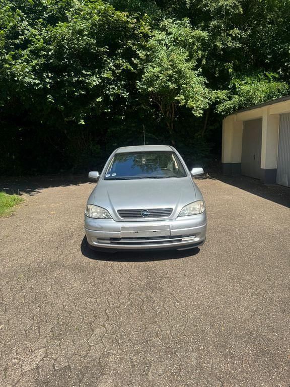 Silber Gebraucht 2001 Opel Astra Kleinwagen | 1.500 € (Fairer Preis) - Bild 1/4