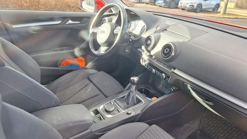 Gebraucht Audi A3 Ambition 110 PS (80 kW) 2016 Rot Limousine