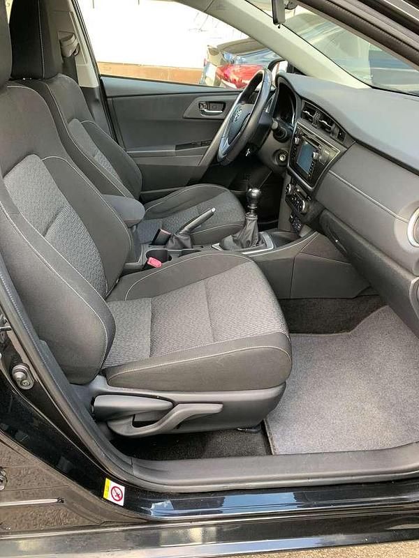 Gebraucht Toyota Auris 132 PS (97 kW) 2015 Schwarz Kombi