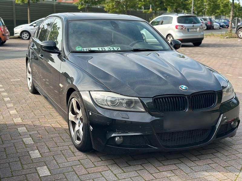 Schwarz Gebraucht 2011 BMW 320 M Sport Limousine | 6.300 € (Guter Preis) - Bild 1/4