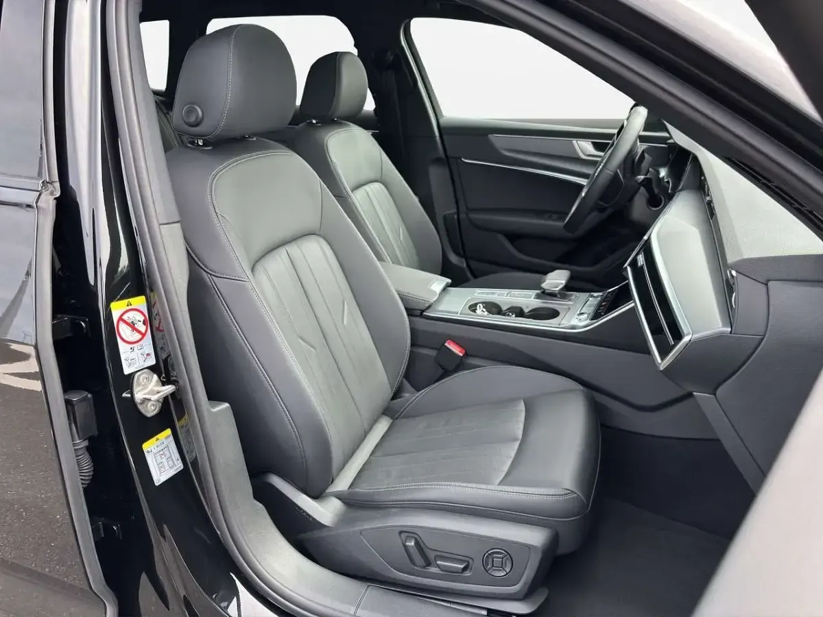 Gebraucht Audi A6 Advanced 245 PS (180 kW) 2025 Mythosschwarz metallic Kombi