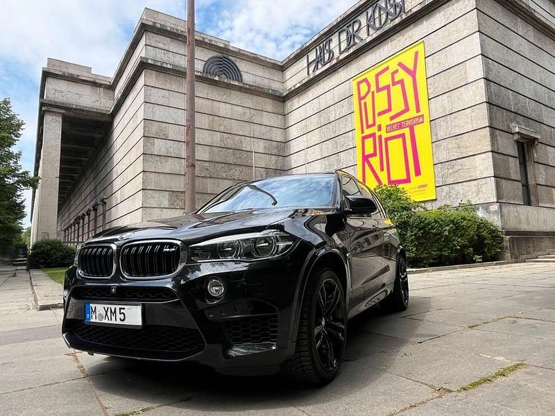 Schwarz Gebraucht 2017 BMW X5 M Performance SUV | 47.900 € (Fairer Preis) - Bild 1/4