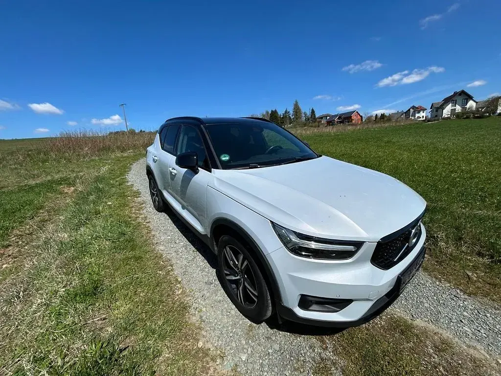 Gebraucht Volvo XC40 R-Design 163 PS (119 kW) 2021 Silber SUV