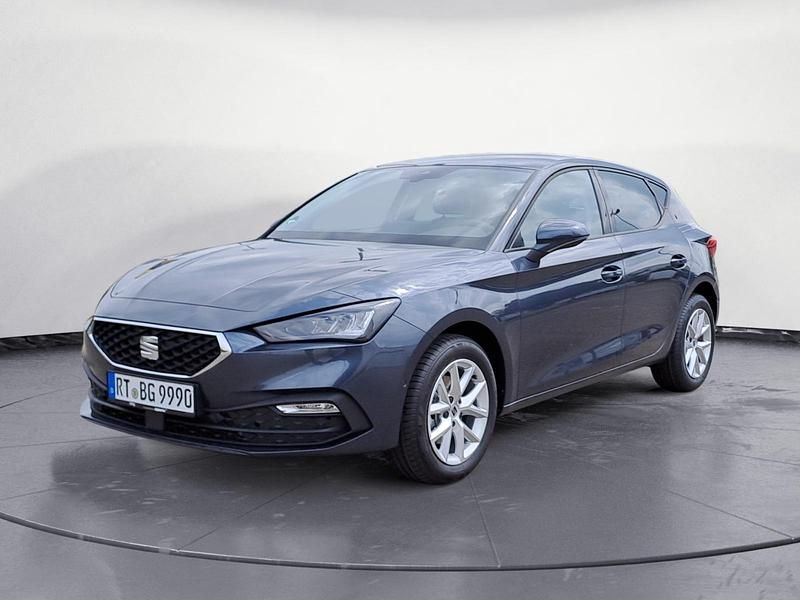 Magnetic grau metallic Gebraucht 2025 Seat Leon Limousine | 31.990 € (Fairer Preis) - Bild 1/4