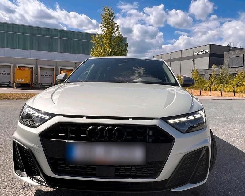 Silber Gebraucht 2022 Audi A1 Sportback Premium Kleinwagen | 29.100 € (Fairer Preis) - Bild 1/4