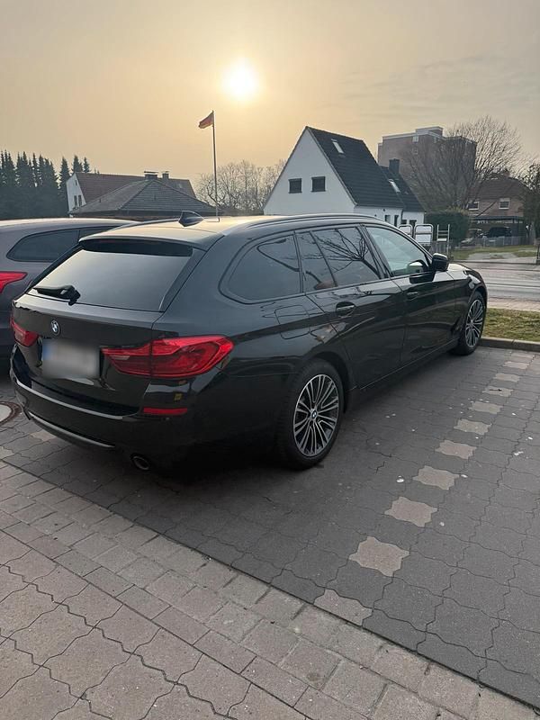Gebraucht BMW 520 190 PS (139 kW) 2020 Schwarz Kombi