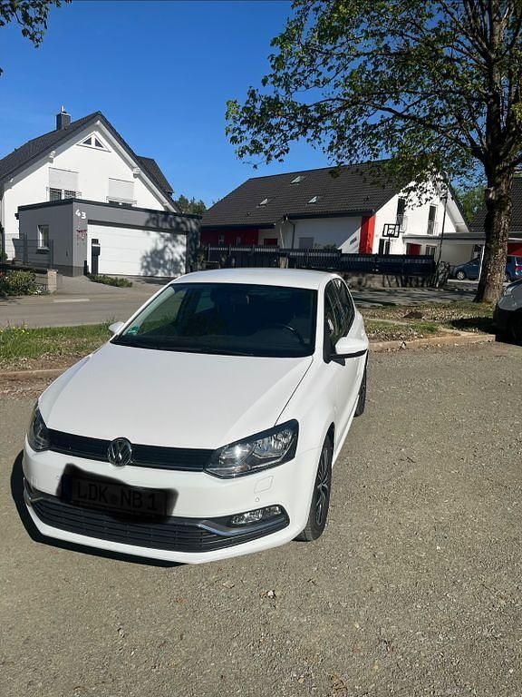 Gebraucht VW Polo Allstar 60 PS (44 kW) 2016 Weiß Limousine
