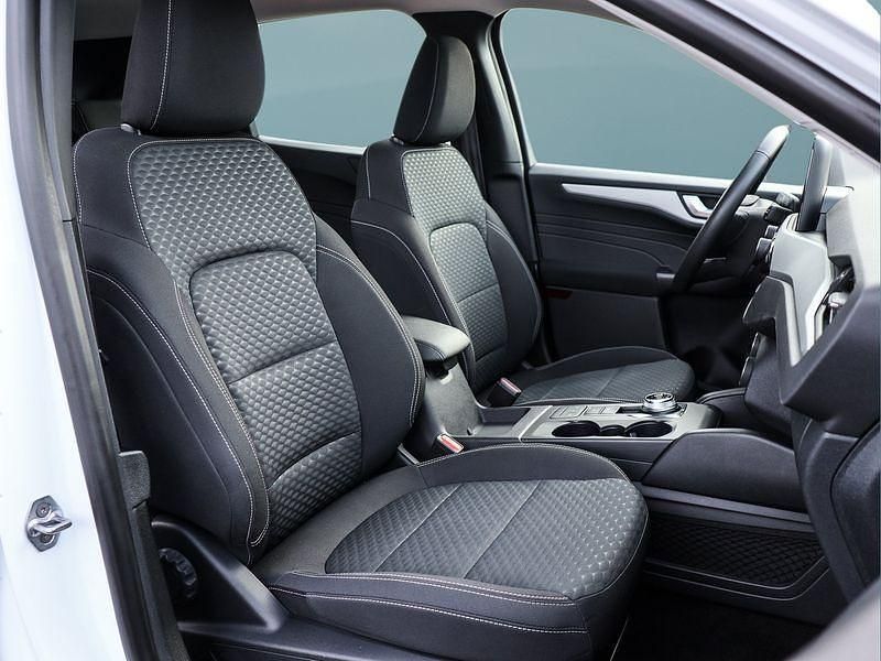 Gebraucht Ford Kuga 152 PS (111 kW) 2021 Weiß SUV