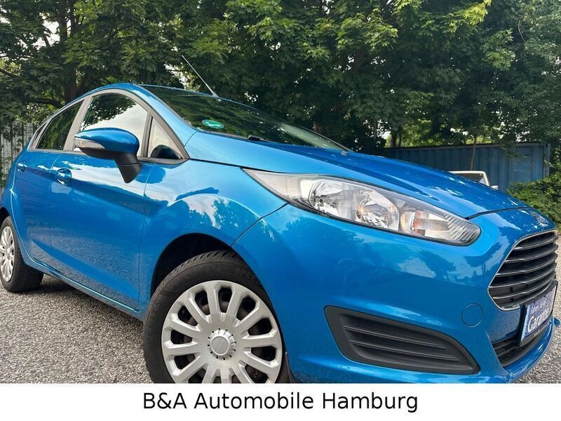 Blau Gebraucht 2014 Ford Fiesta Trend Kleinwagen | 5.700 € (Fairer Preis) - Bild 1/4
