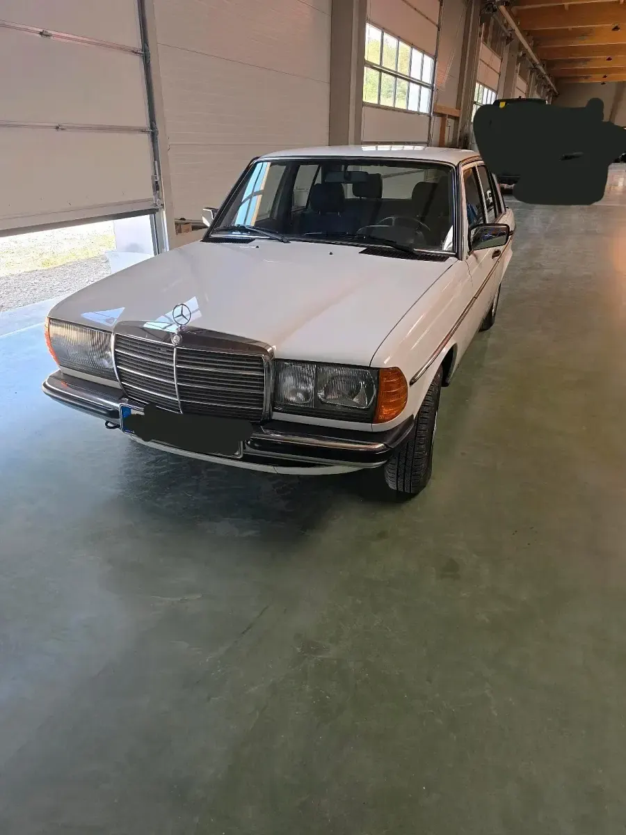 Gebraucht Mercedes 200 109 PS (80 kW) 1983 Limousine