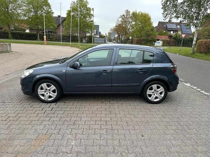 Usata Opel Astra 75 CV (55 kW) 2009 Blu Utilitaria