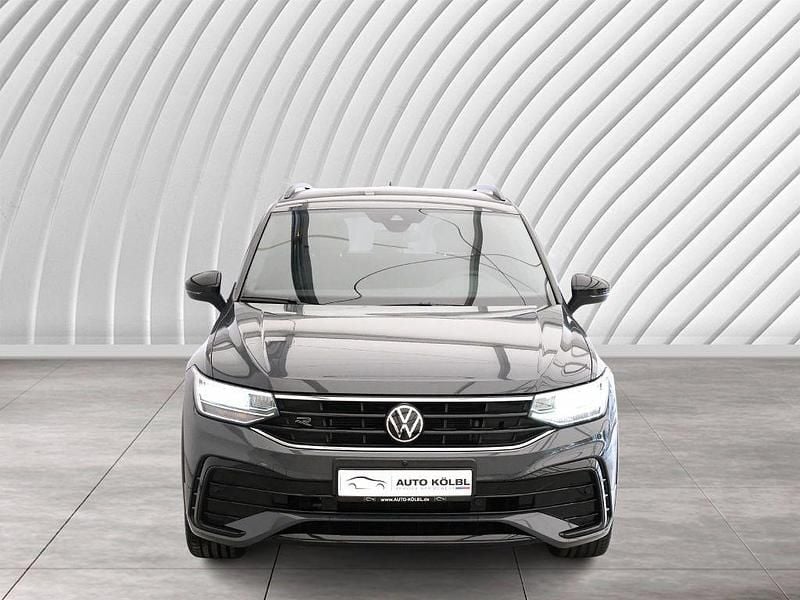 Gebraucht VW Tiguan R-line 150 PS (110 kW) 2023 Delfingrau metallic SUV