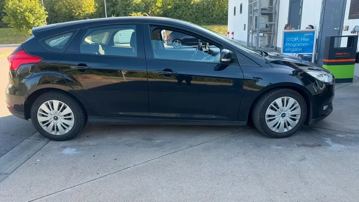 Używany Ford Focus Business Edition 105 KM (77 kW) 2017 Czarny Sedan/Limuzyna