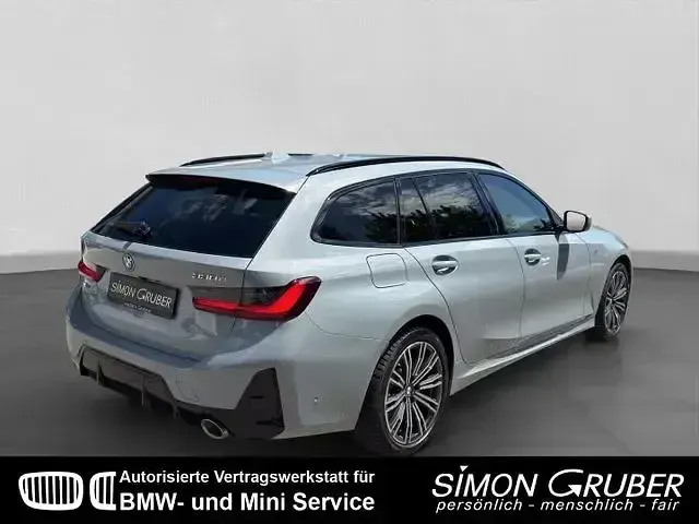 Gebraucht BMW 330e M Sport 292 PS (214 kW) 2025 Grau Kombi