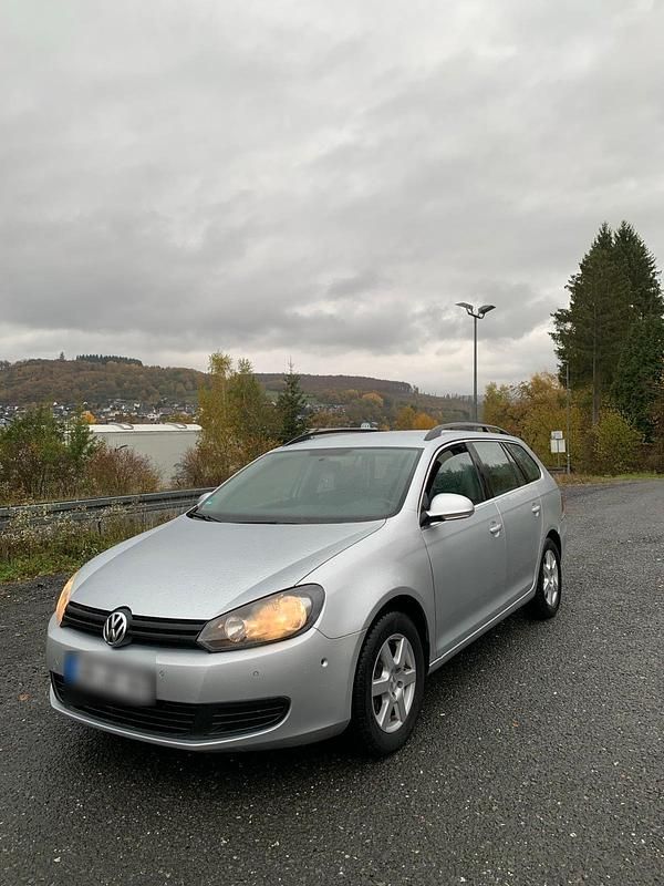 Grau Gebraucht 2012 VW Golf VI Limousine | 3.000 € (Superpreis) - Bild 1/4