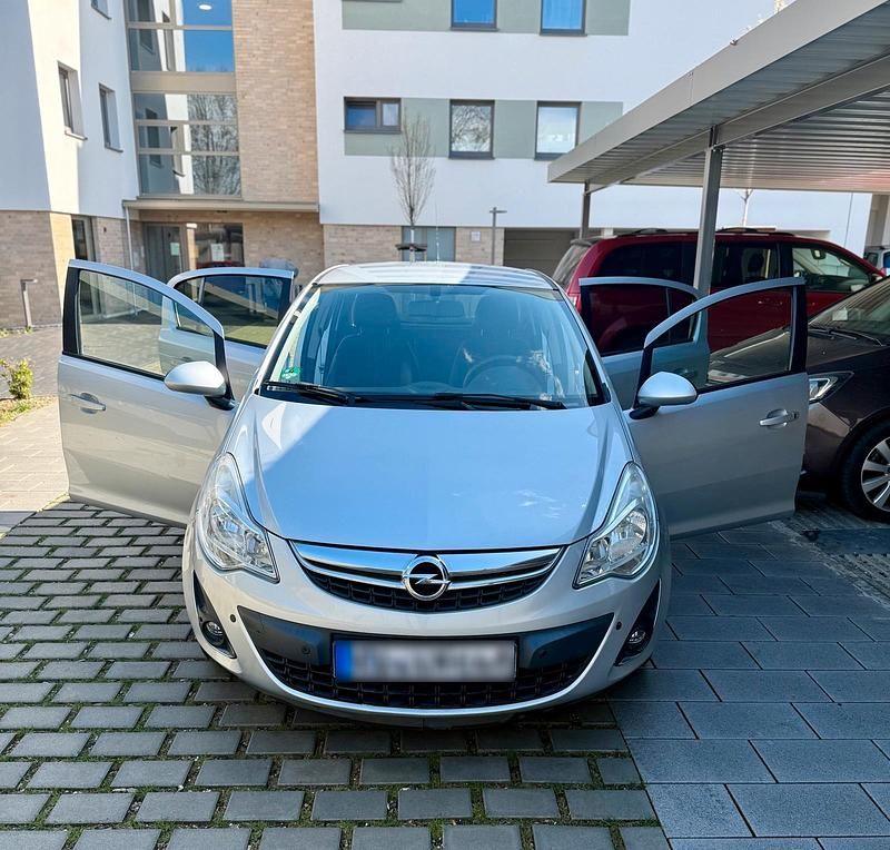Gebraucht Opel Corsa Innovation 101 PS (74 kW) 2012 Silber Kleinwagen