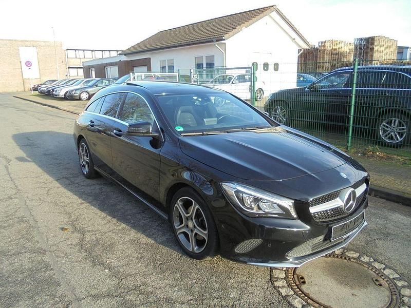 Gebraucht Mercedes CLA220 177 PS (130 kW) 2017 Schwarz Limousine