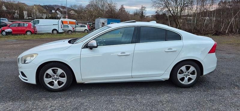 Gebraucht Volvo S60 R-Design 205 PS (150 kW) 2011 Weiß Limousine