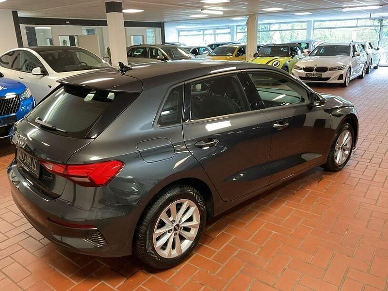 Gebraucht Audi A3 Basis 110 PS (80 kW) 2023 Schwarz Limousine