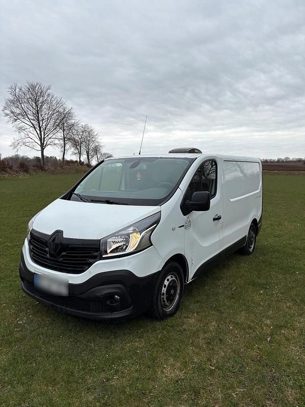 Second-hand Renault Trafic 2015 Alb Monovolum