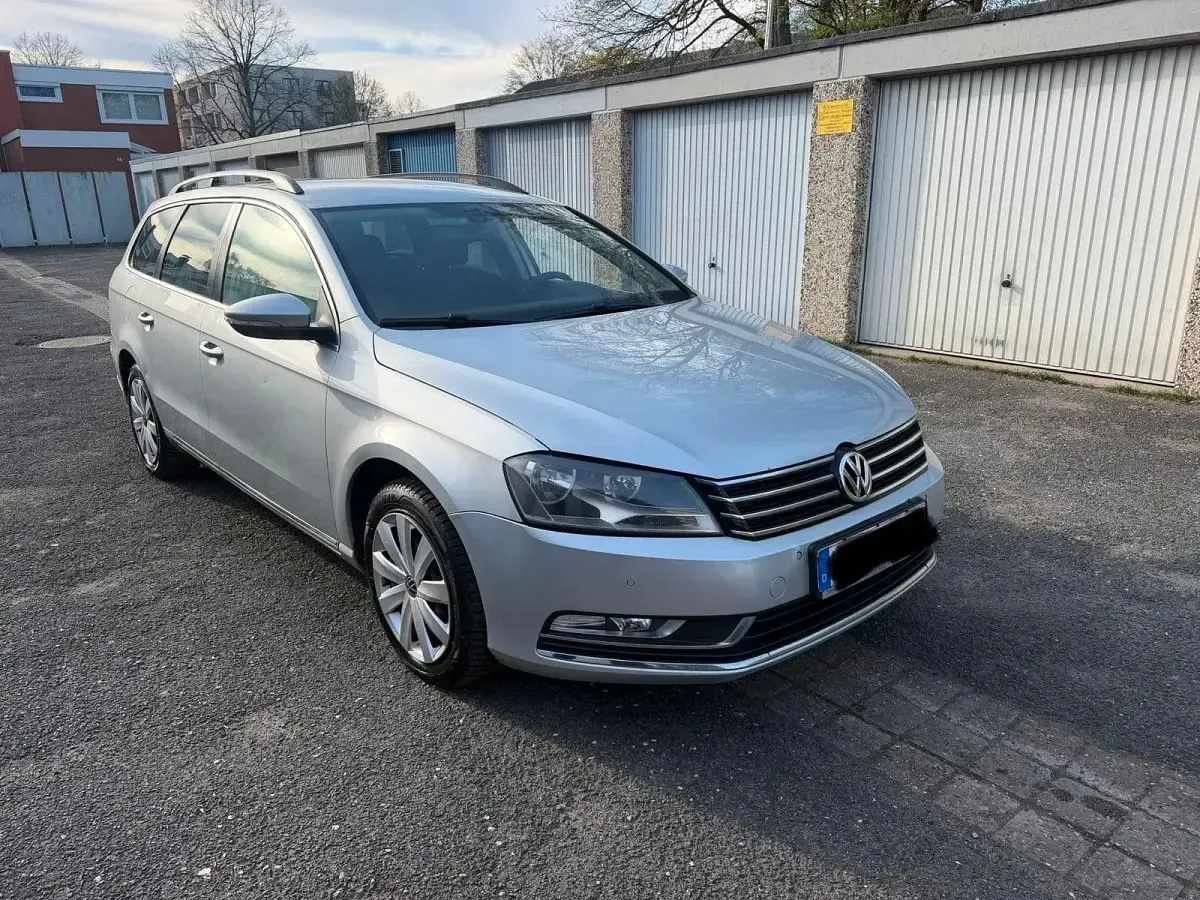 Używany VW Passat Edition 122 KM (89 kW) 2013 Srebrny Sedan/Limuzyna