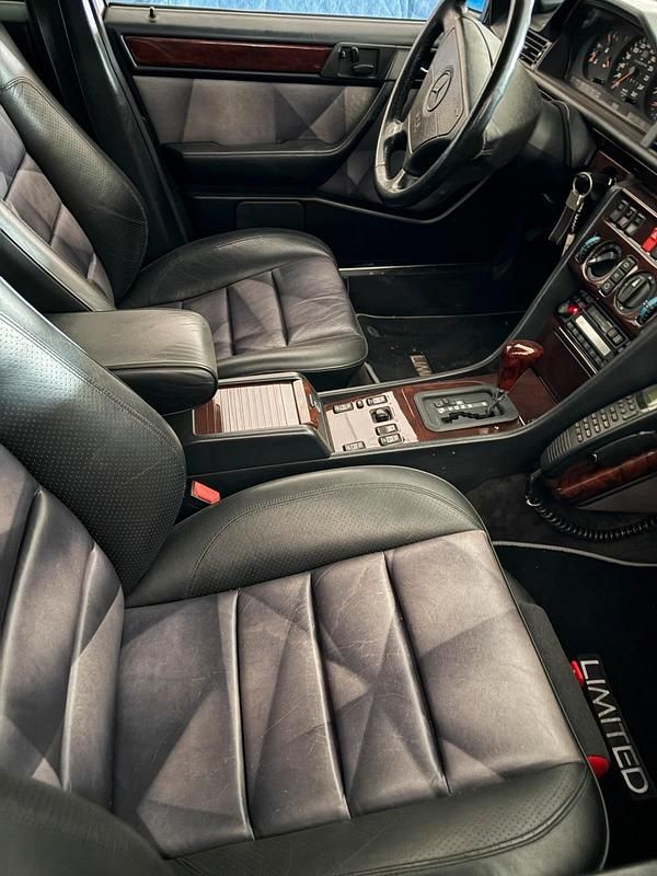 Gebraucht Mercedes E500 320 PS (235 kW) 1994 Andere farben Limousine