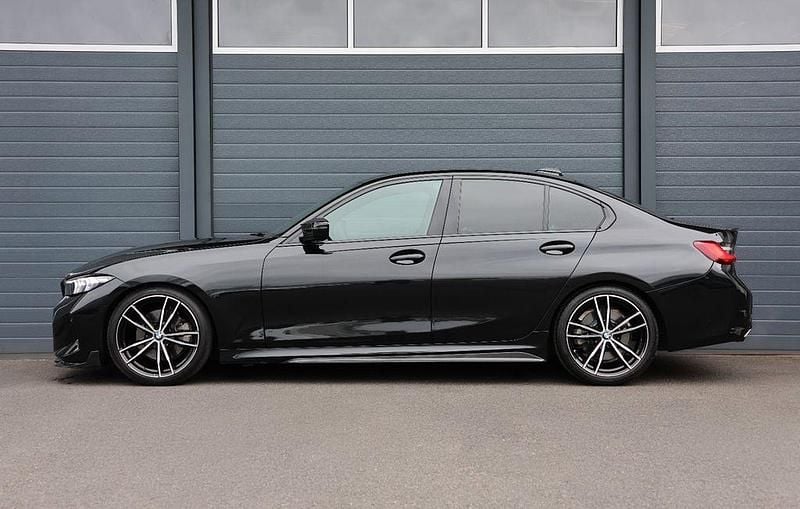 Second-hand BMW 330 Performance 258 CP (189 kW) 2021 Negru Berlinǎ