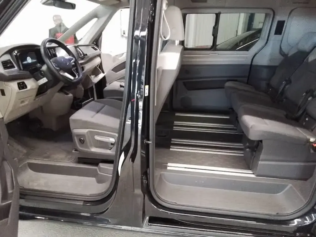 Gebraucht VW California Beach 150 PS (110 kW) 2025 Schwarzkeine angabe Van
