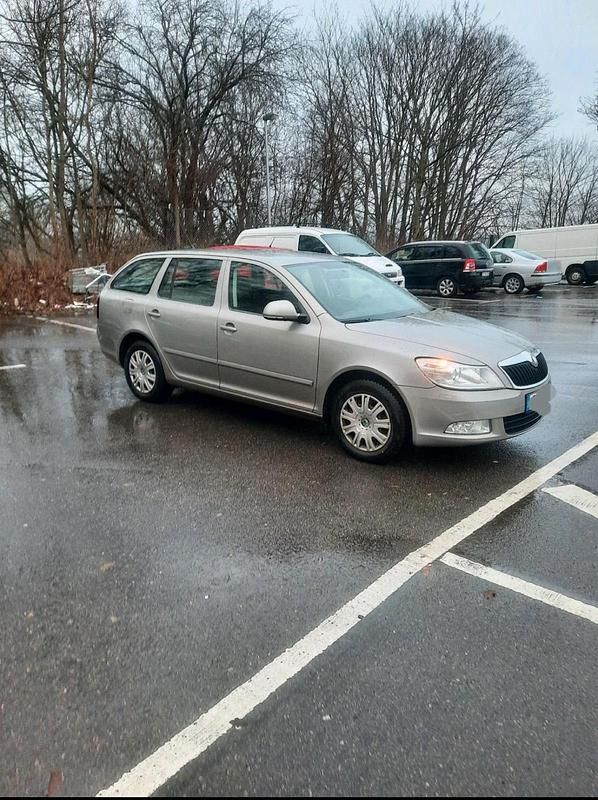 Gebraucht Skoda Octavia 160 PS (117 kW) 2010 Kombi