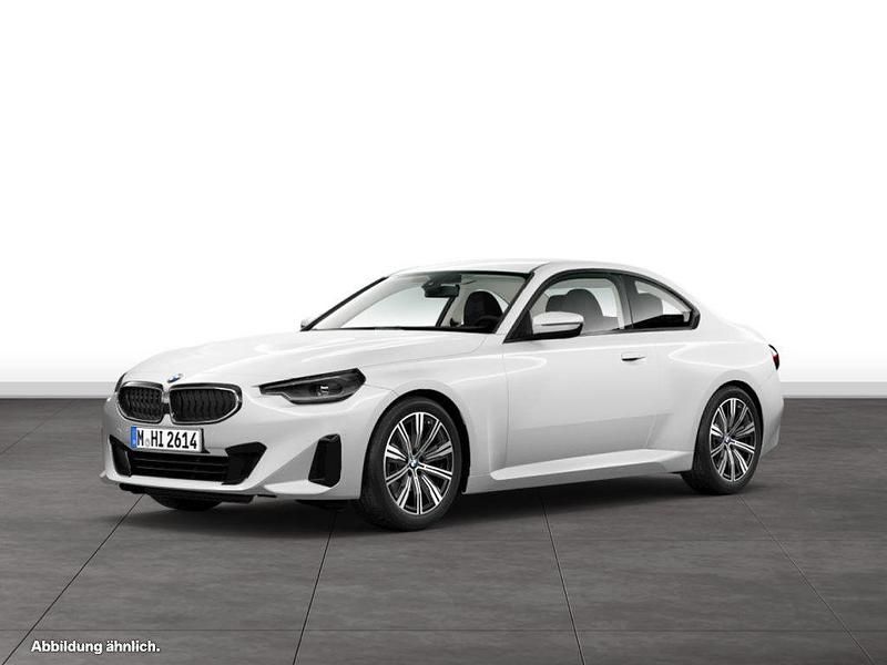 Mineralweiß metallic Gebraucht 2024 BMW 218 Comfort Edition Coupé | 36.824 € (Fairer Preis) - Bild 1/3