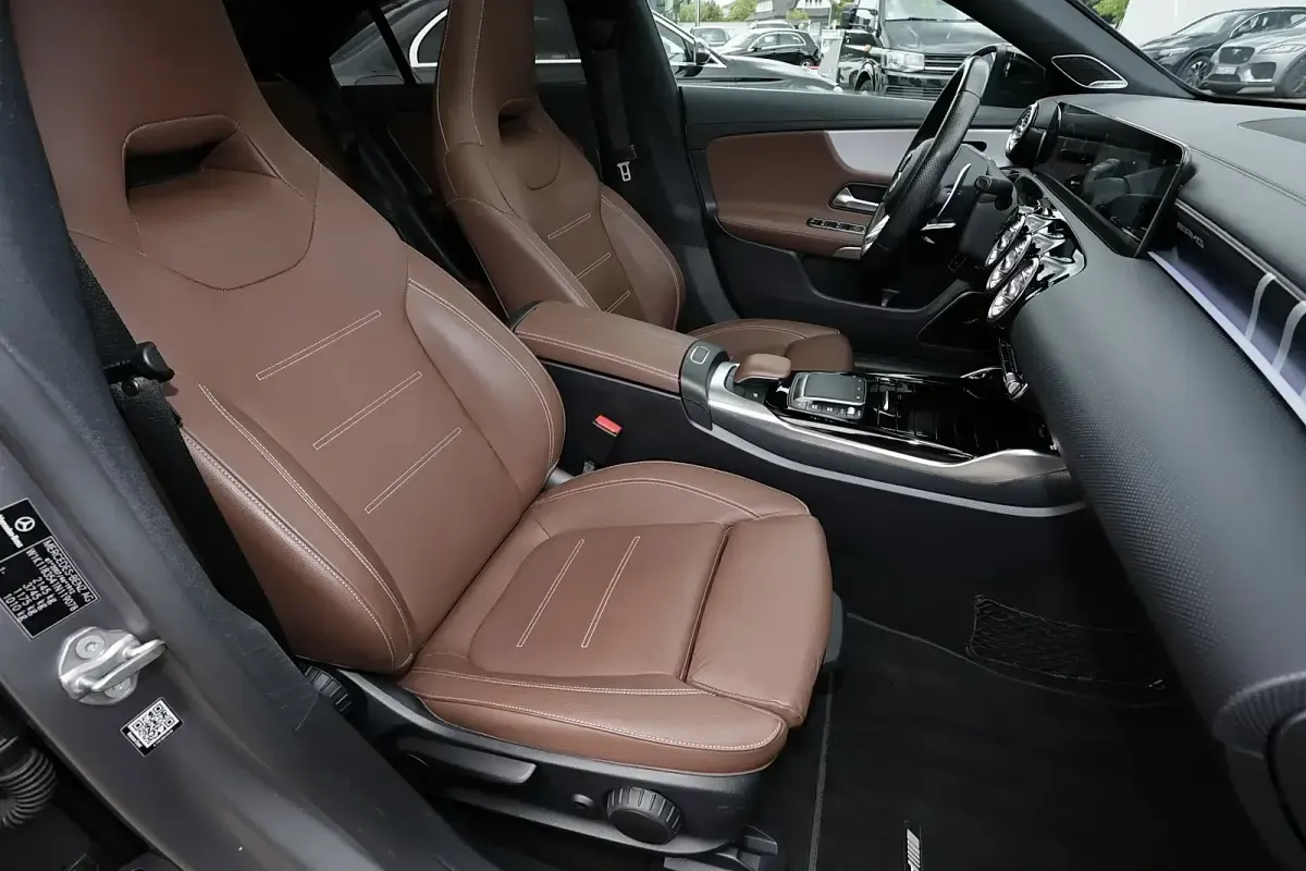 Gebraucht Mercedes CLA45 AMG AMG 421 PS (309 kW) 2020 Manufaktur magno lack manufaktur mountaingrau magn Coupé