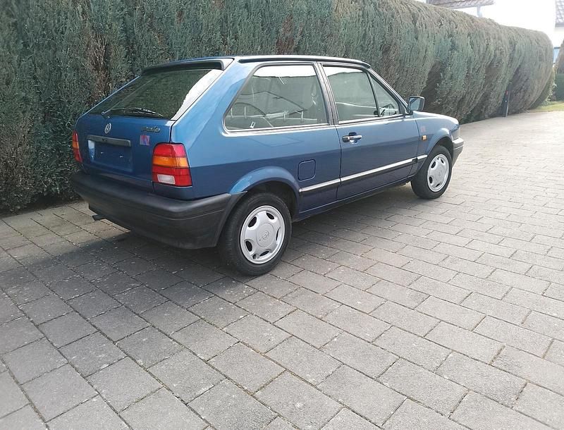 Second-hand VW Polo 45 CP (33 kW) 1992 Albastru Hatchback