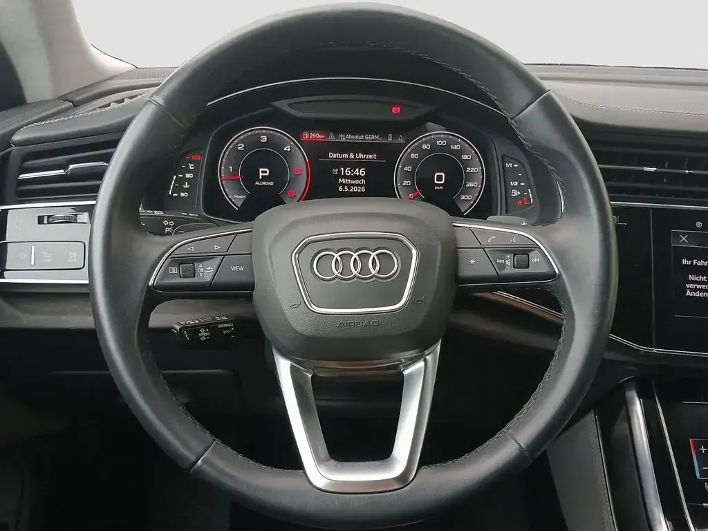 Gebraucht Audi Q8 Ambiente 286 PS (210 kW) 2023 Individuallackierungen audi exclusive SUV