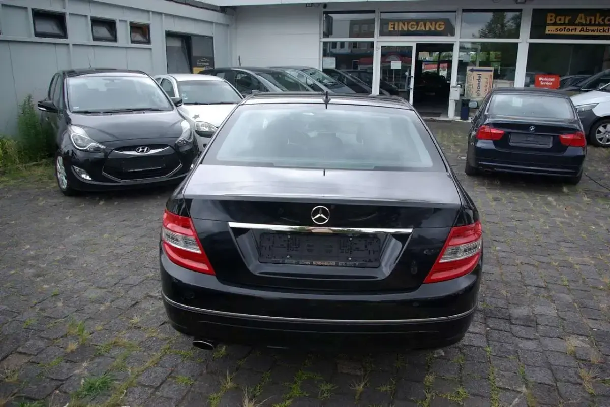 Gebraucht Mercedes C250 204 PS (150 kW) 2011 Obsidianschwarz Limousine