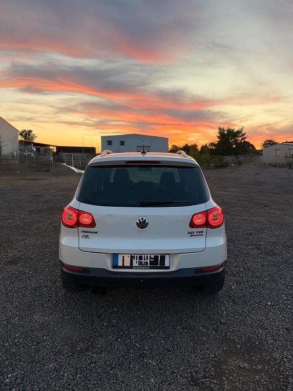 Weiß Gebraucht 2011 VW Tiguan SUV | 11.500 € - Bild 1/4