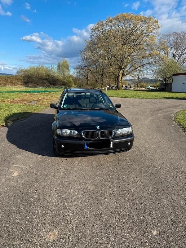 Gebraucht BMW 318 143 PS (105 kW) 2007 Schwarz Kombi
